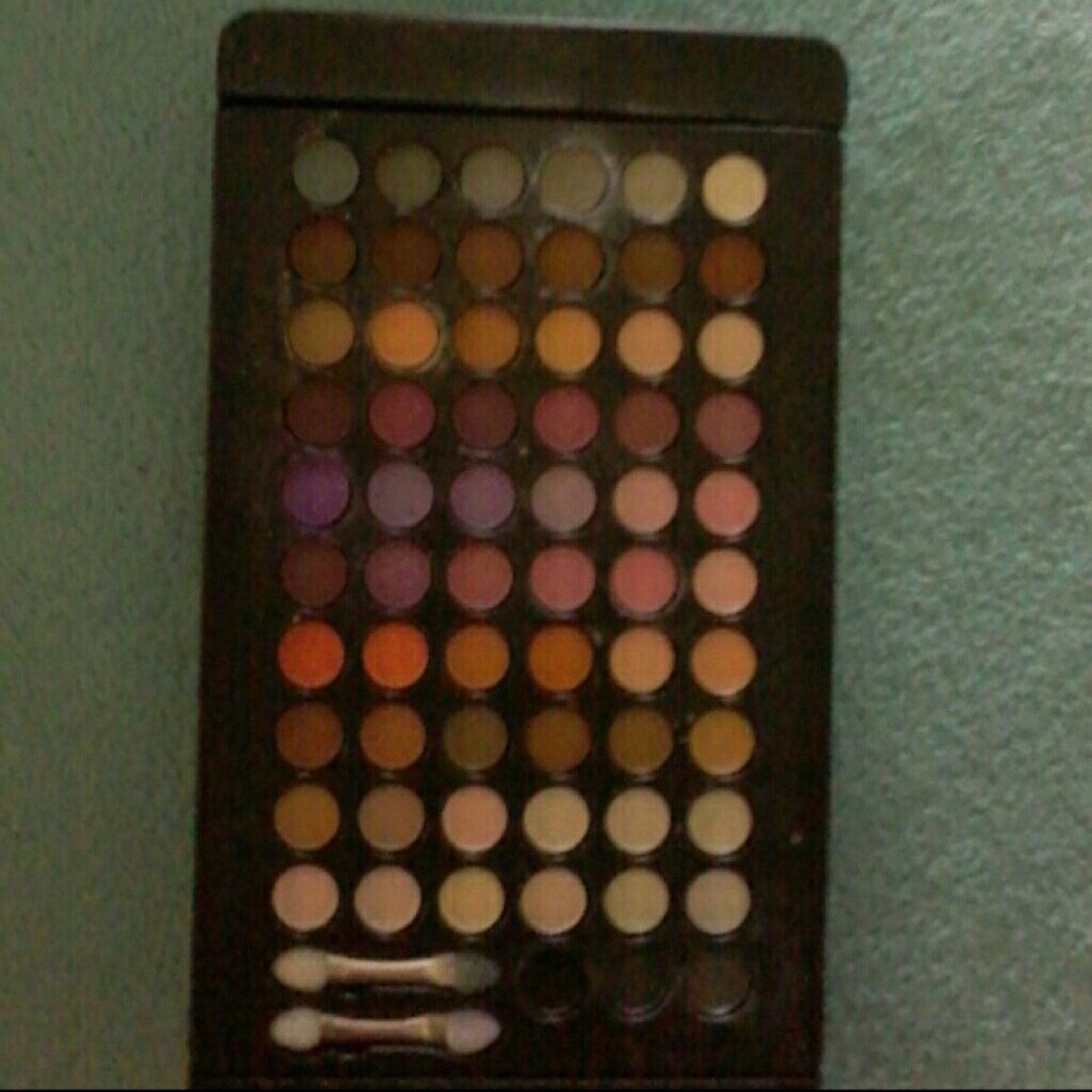 Eye Shadow - Picture 2 of 3